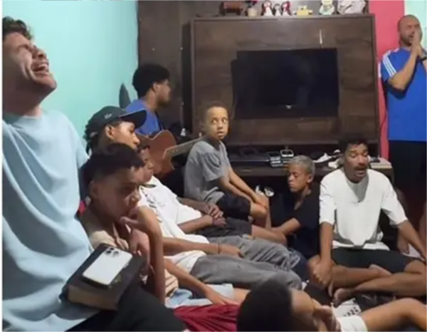 Cultos em casas ganham força em Belo Horizonte