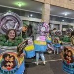 Michelle Bolsonaro critica desfile na Sapucaí que satirizou Lula e fé cristã.